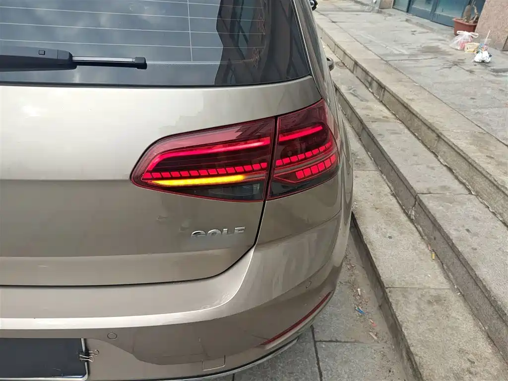 Volkswagen Golf 2019 280TSI DSG Luxury (China V) фото 24