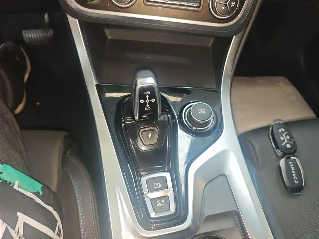 Lynk & Co 01 EM-P 2019 1.5T PHEV Power Pro China VI фото 14