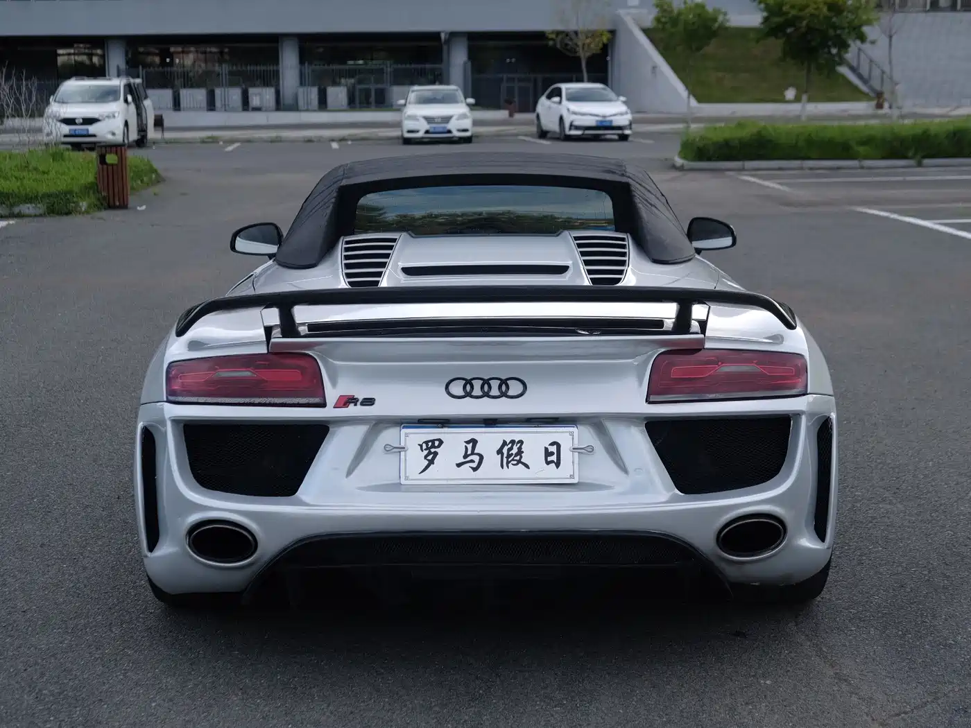 Photo 3 - Audi R8