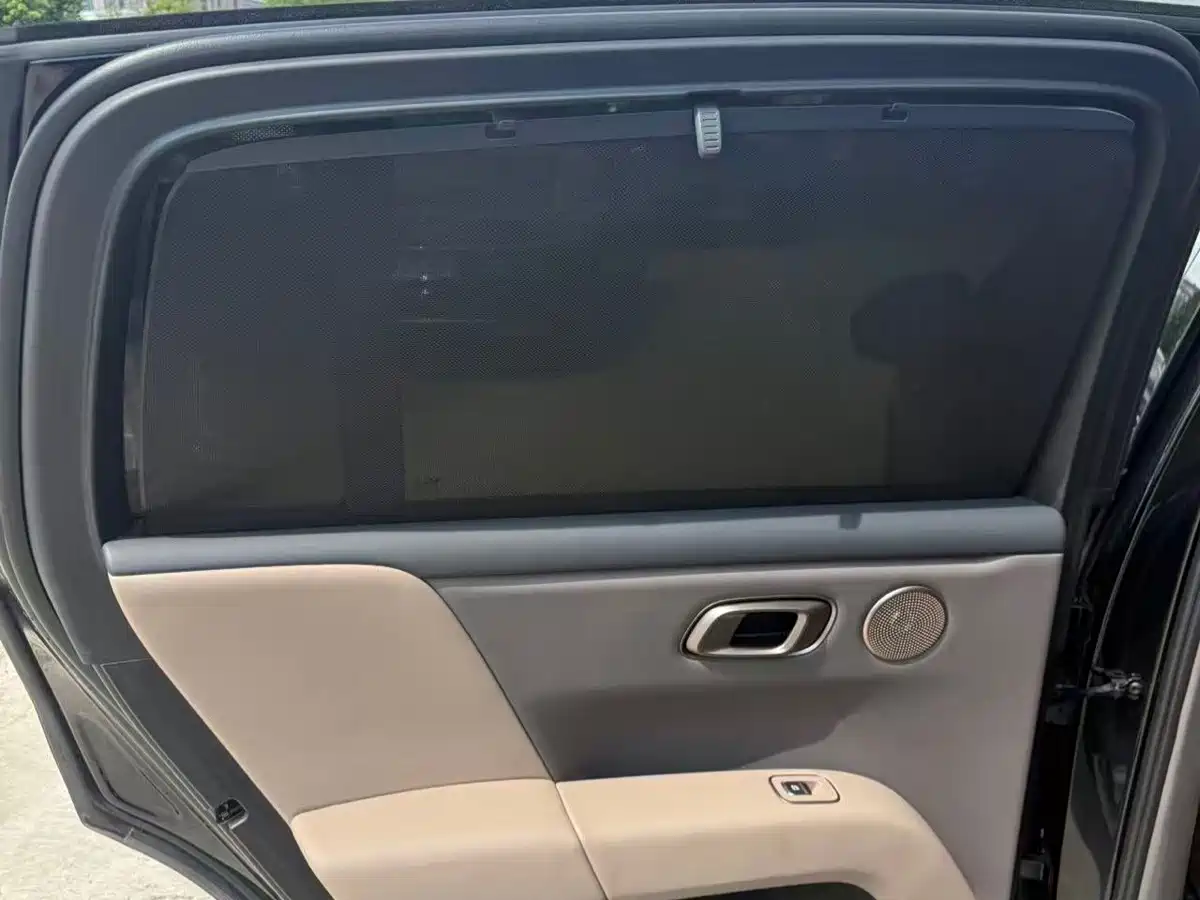 Li Auto i6 2026 2025 2WD Base Model