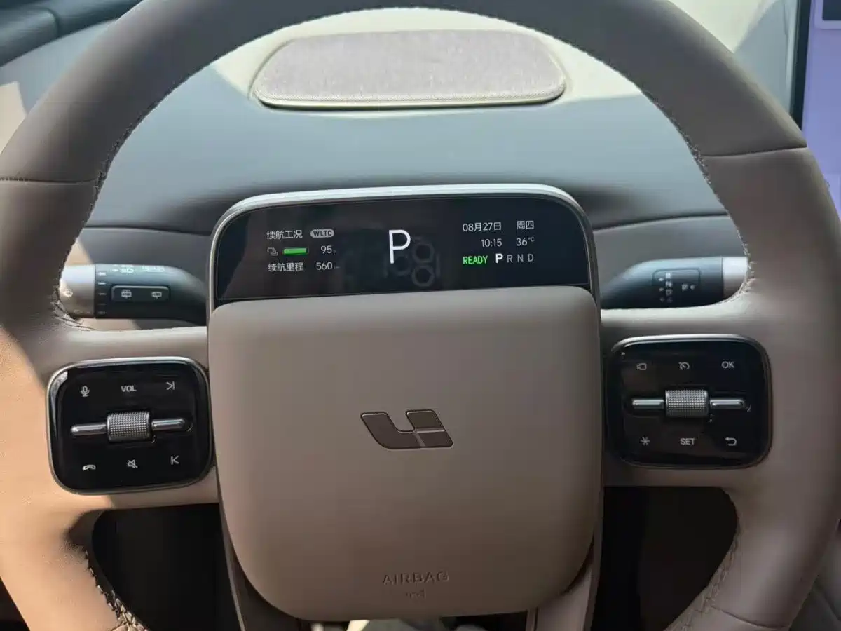 Li Auto i6 2026 2025 2WD Base Model