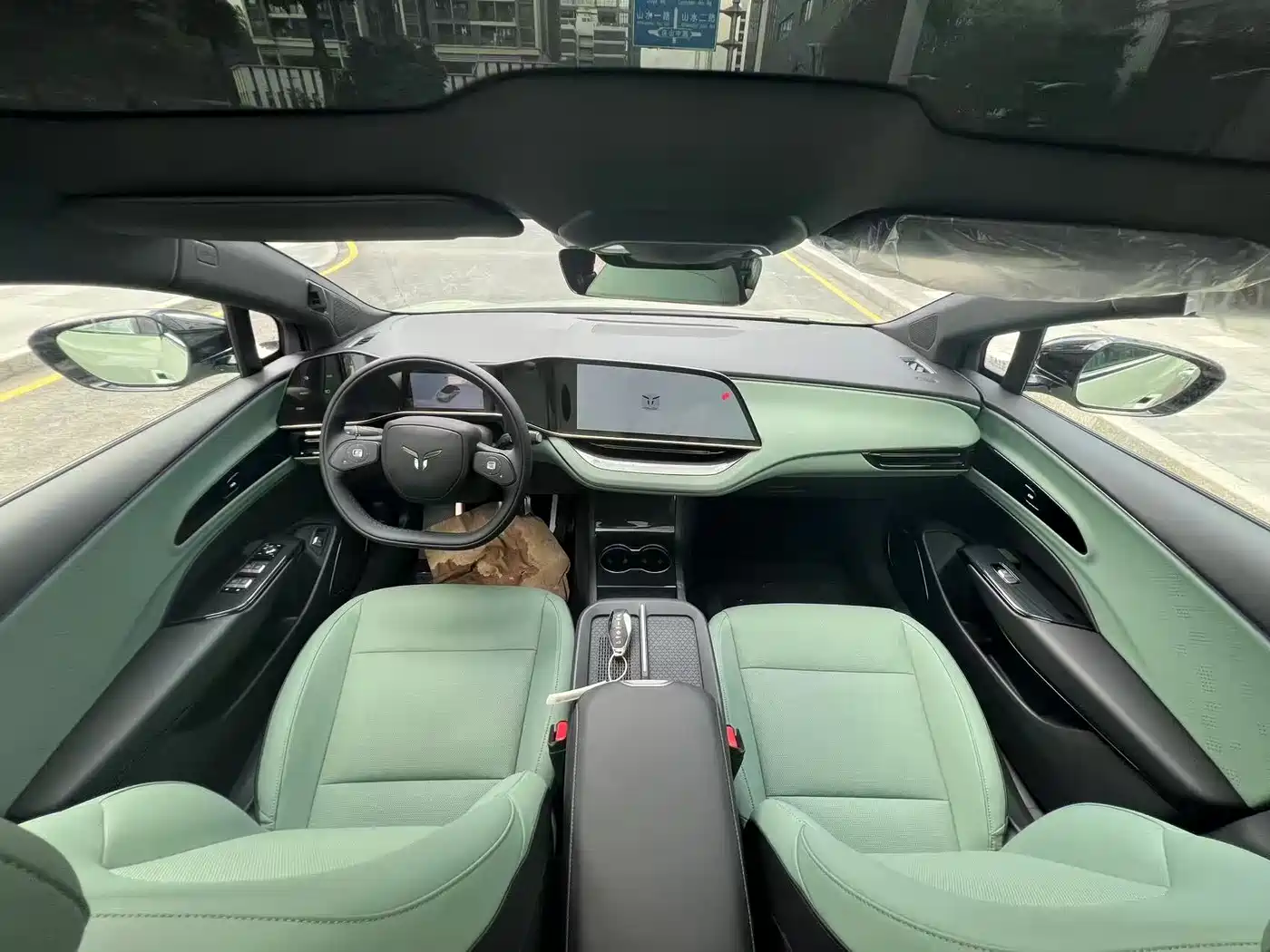 Hongqi EH7 2025 600 Smart Selection Edition фото 5