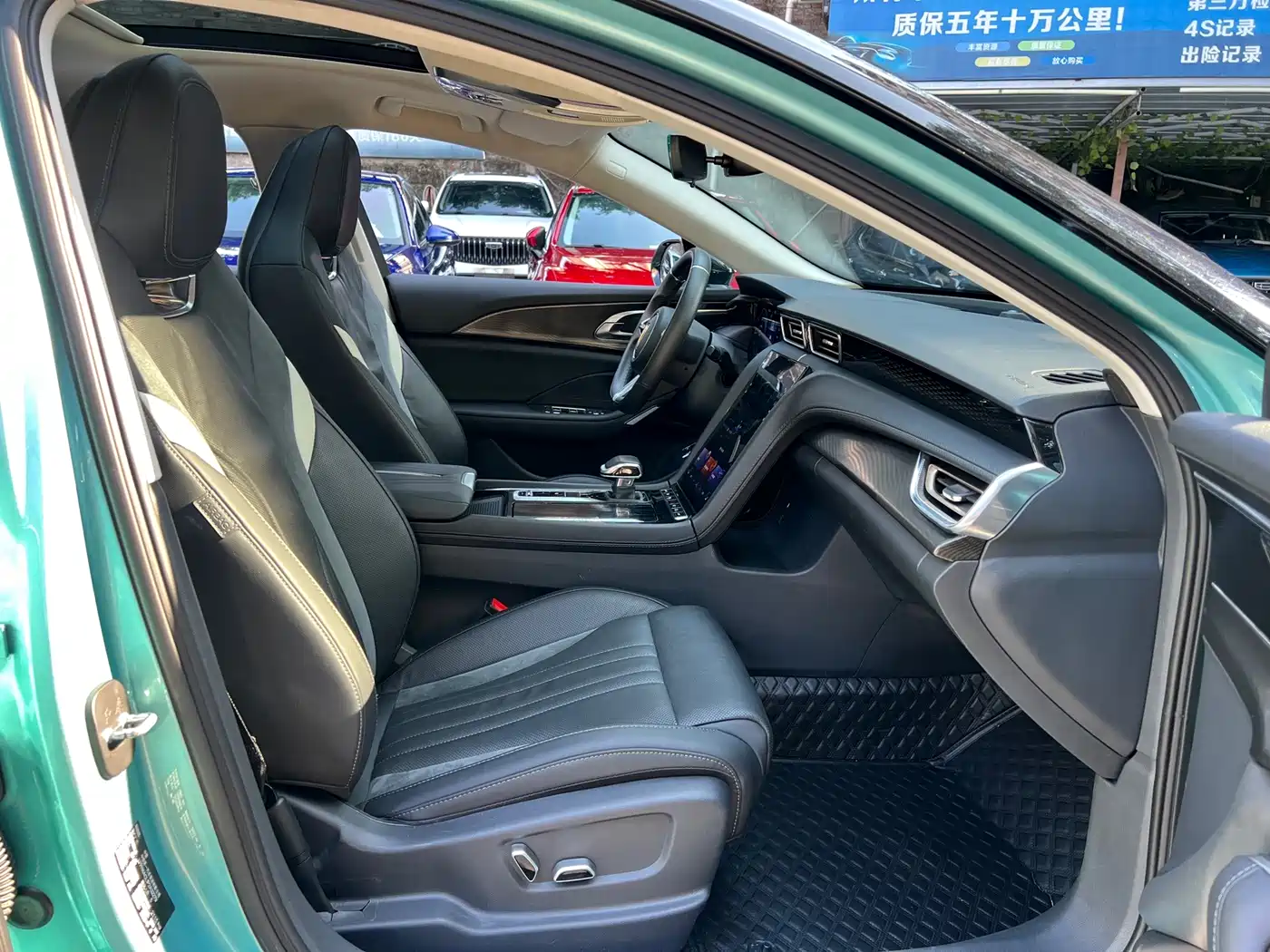 Hongqi H6 2023 2023 2.0T Premium Edition