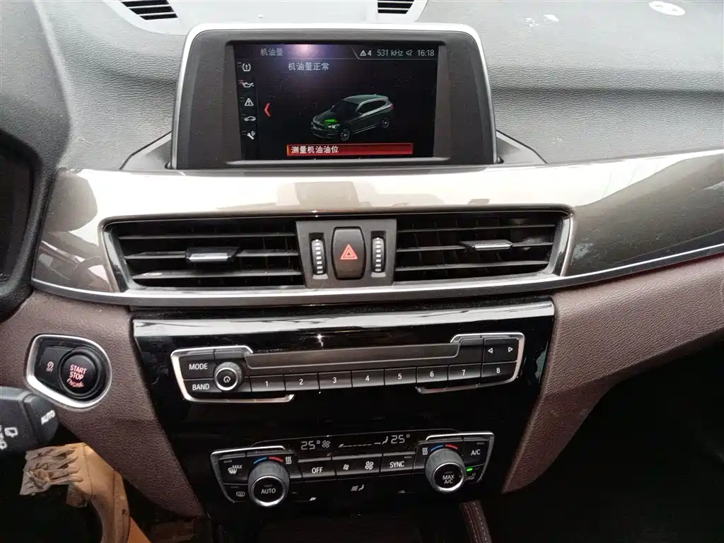 BMW X1 2019 sDrive18Li Premium Model фото 9