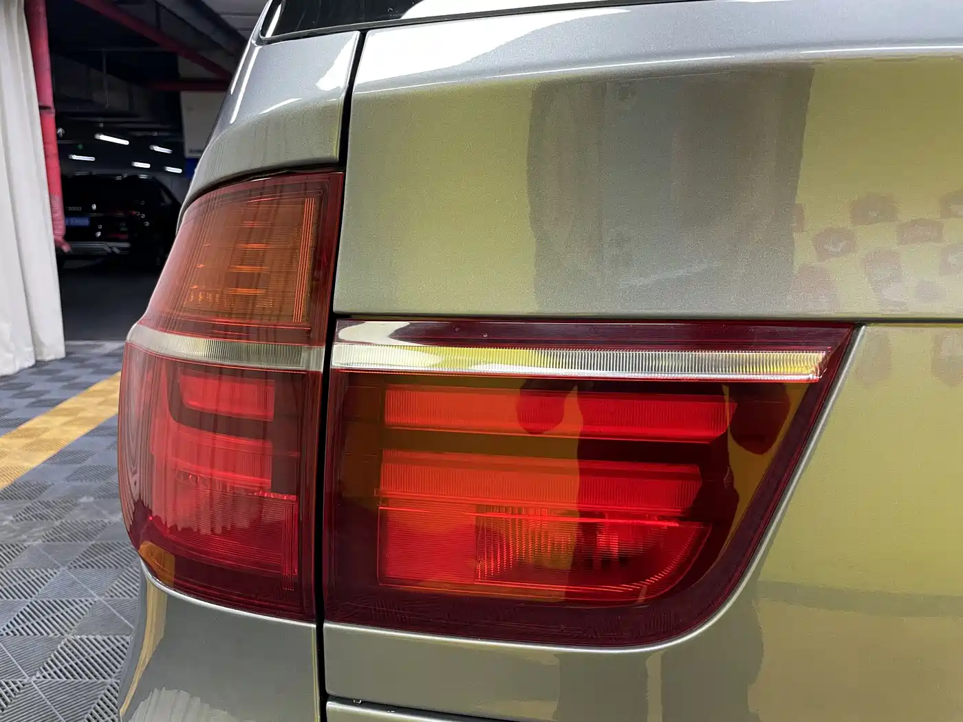 BMW X5 (Import) 2011 xDrive35i Leading Edition фото 11