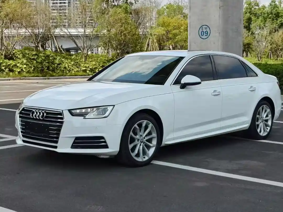 Audi A4L 2018 30th Anniversary 40 TFSI Progressive