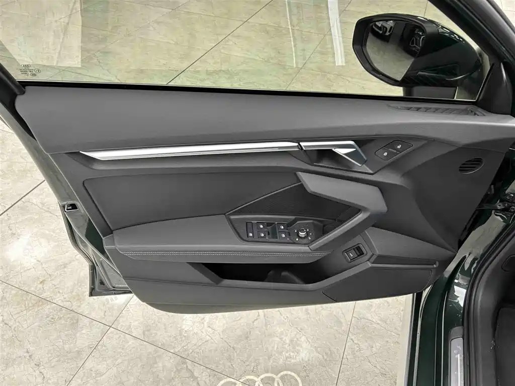 Audi A3 2023 Facelift Sportback 35 TFSI Luxury Sport фото 10