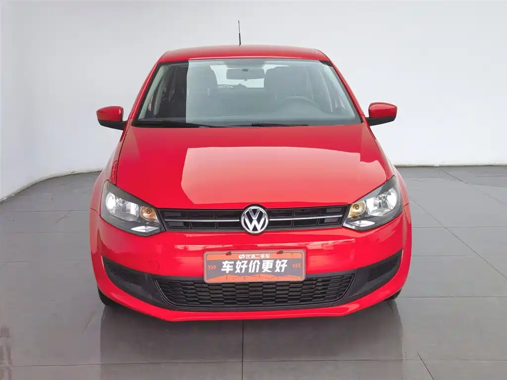 Volkswagen Polo 2013 1.4L Manual Trend Edition фото 3