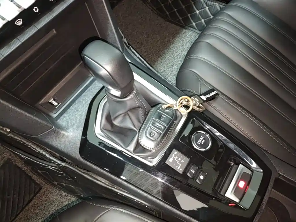 Peugeot 408 2022 1.6T Light Chaser Edition фото 10