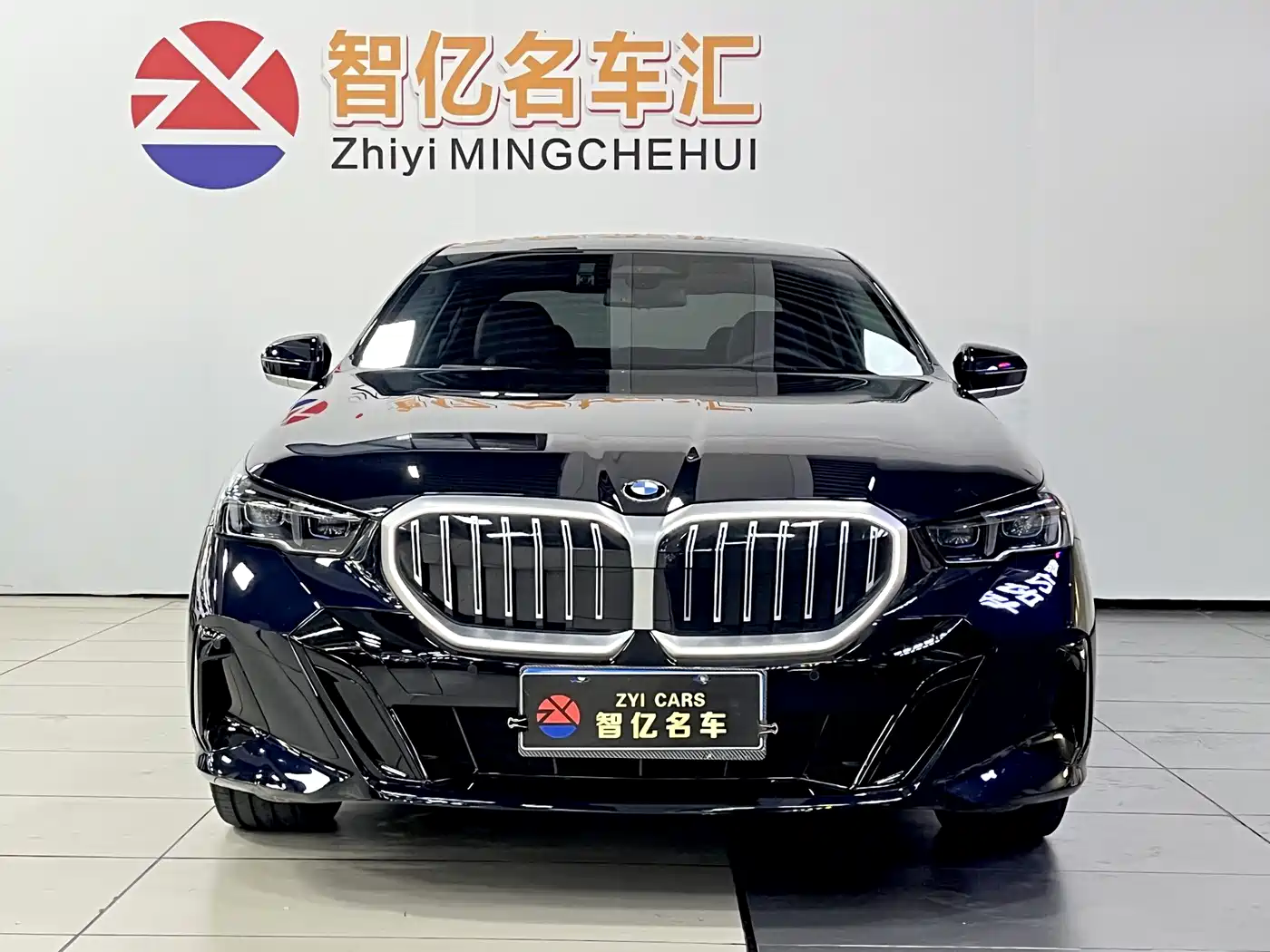 BMW 5 Series 2025 530Li Premium M Sport Package фото 2