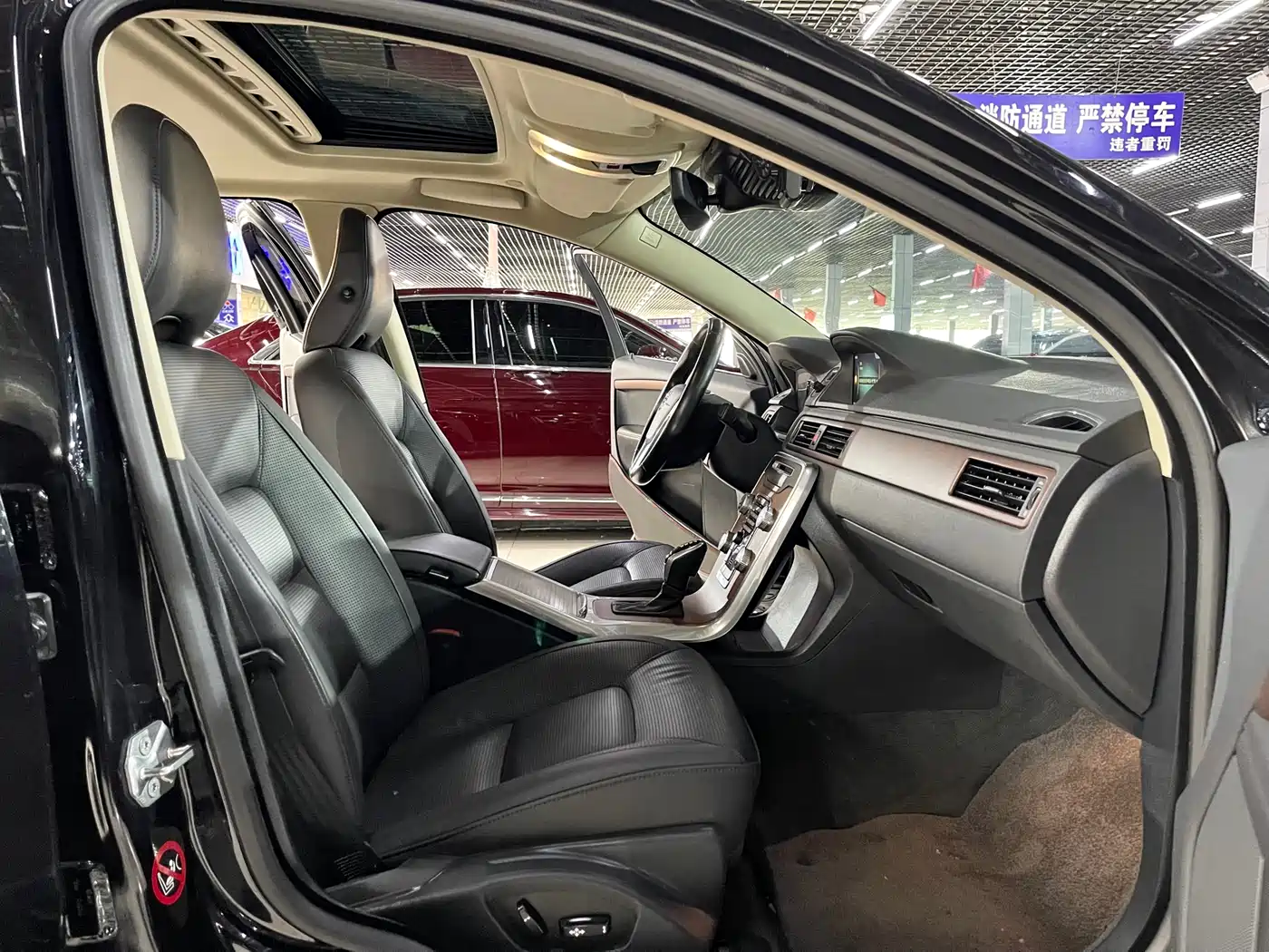 Volvo S80L 2015 2.0T T5 Inscription Edition фото 10