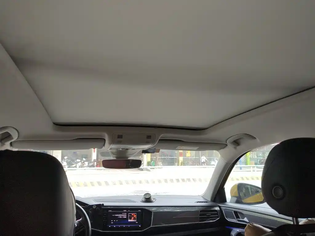 صورة 19 - Volkswagen Tayron