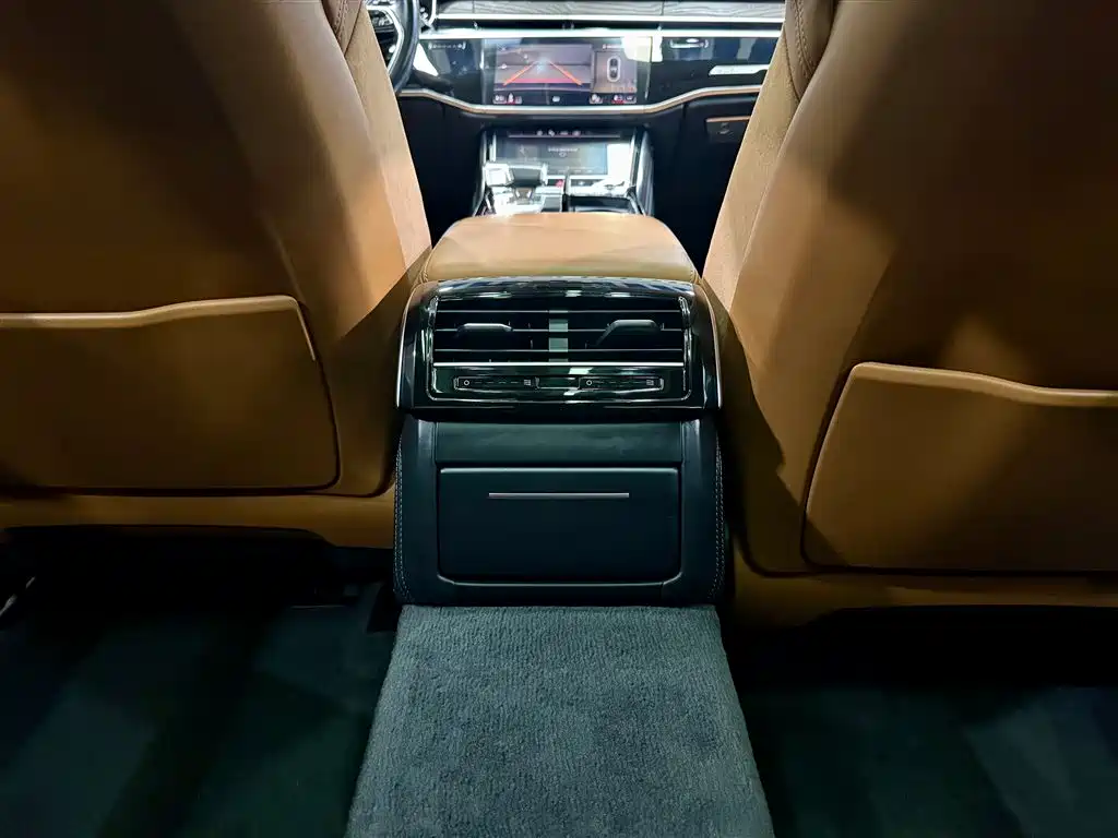 Audi A8 2023 A8L 50 TFSI quattro Exclusive фото 26