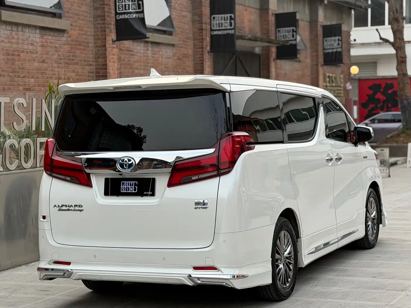 Toyota Alphard 2021 Hybrid 2.5L Premium фото 4