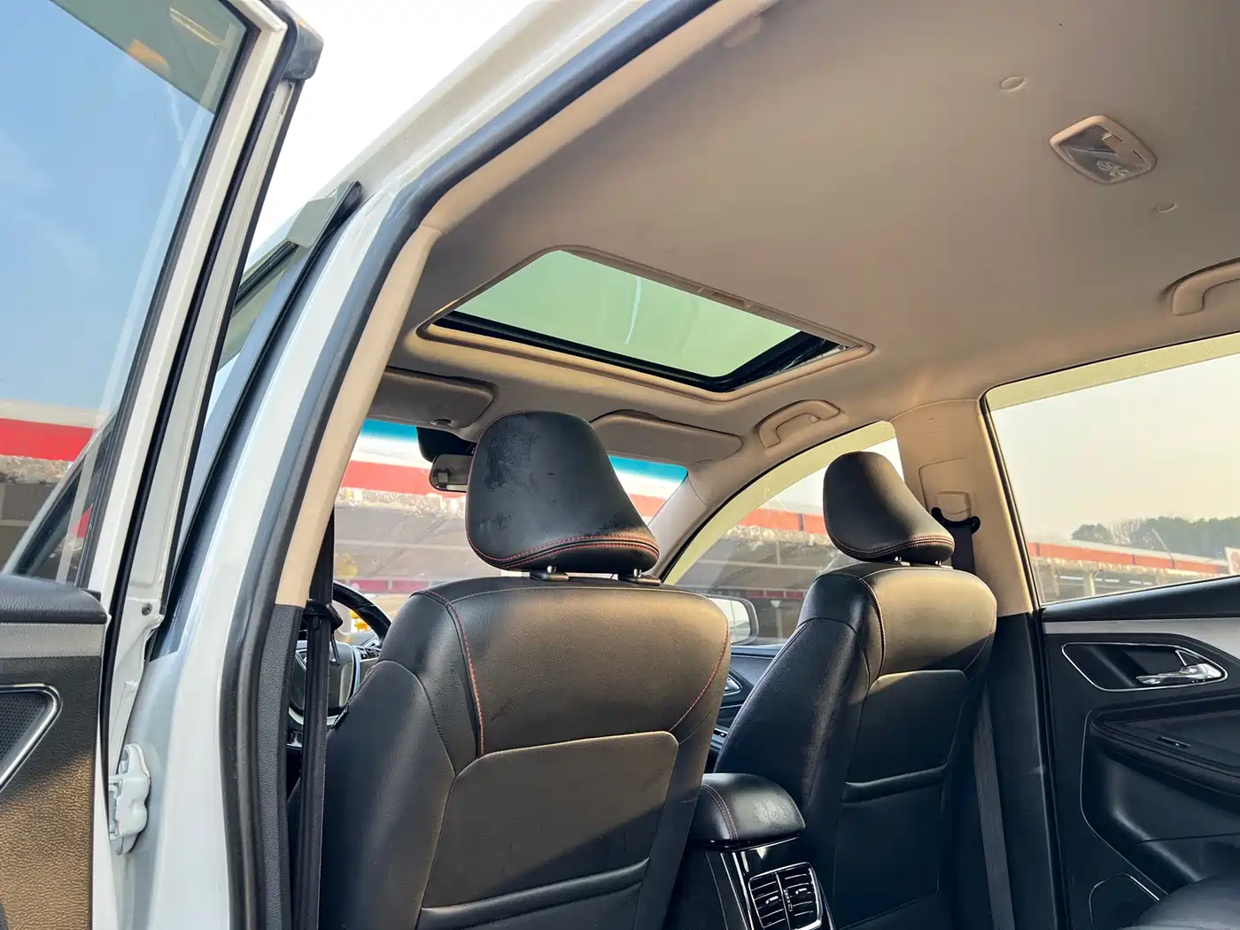 Baojun 560 2016 2016 1.8L Manual Luxury