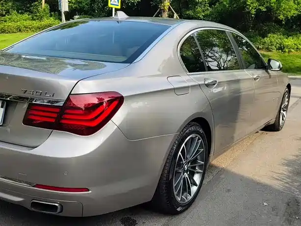 BMW 7 Series 2013 Model 740Li Luxury фото 4