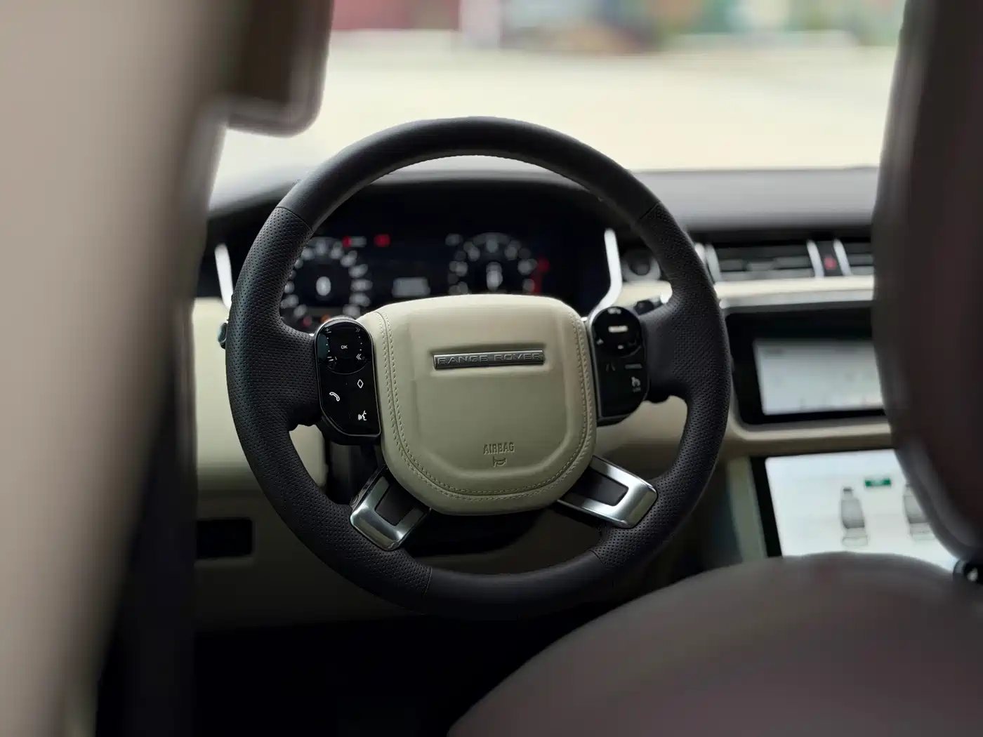 Land Rover Range Rover 2018 3.0 SC V6 Vogue Heritage Extended Edition фото 7