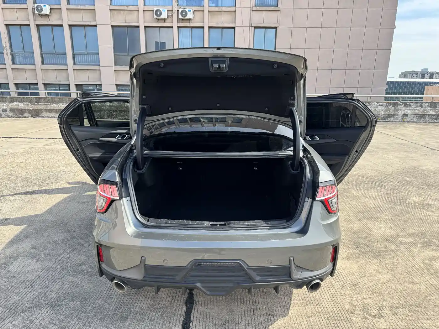 Lynk & Co 03 2021 2.0TD Auto Jin Champion Edition фото 13