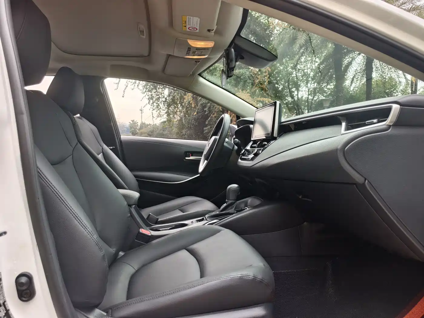 Toyota Corolla 2022 Hybrid 1.8L E-CVT Pioneer Edition фото 11