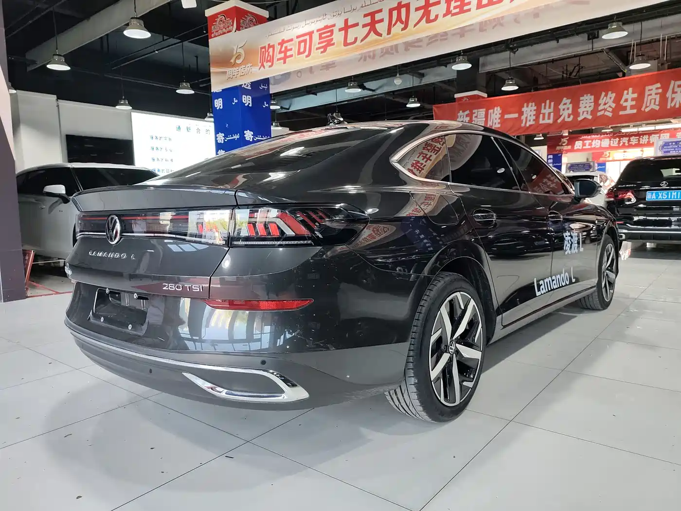 VOLKSWAGEN LINGDU