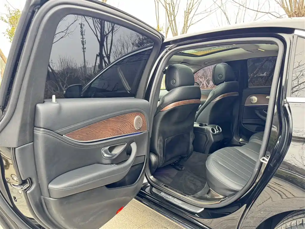 Mercedes-Benz E-Class 2020 E 260 L фото 18