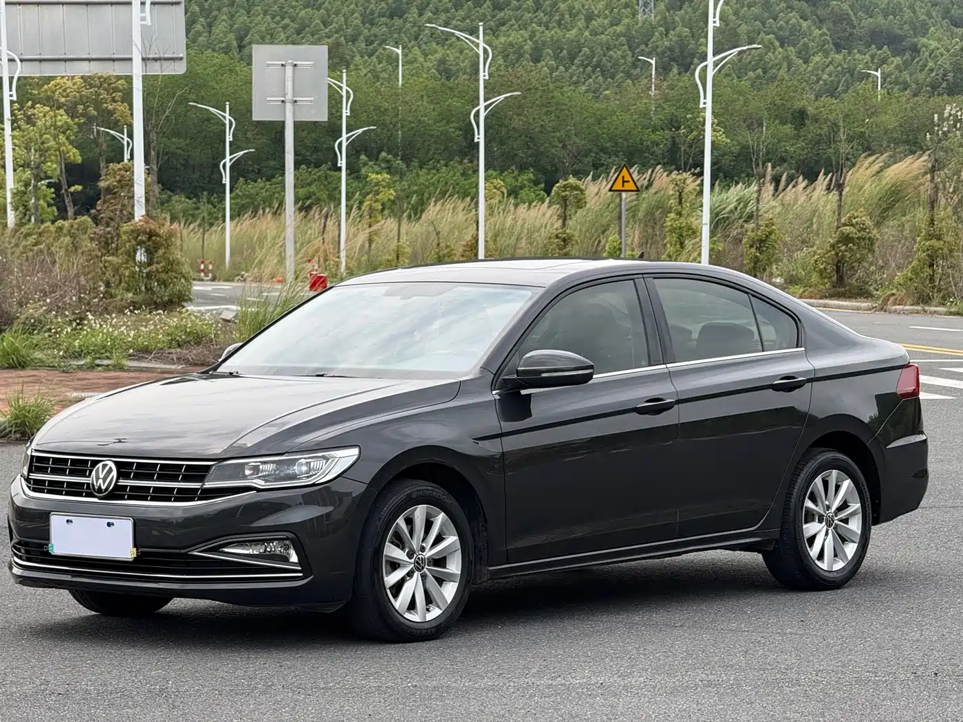 VOLKSWAGEN BORA