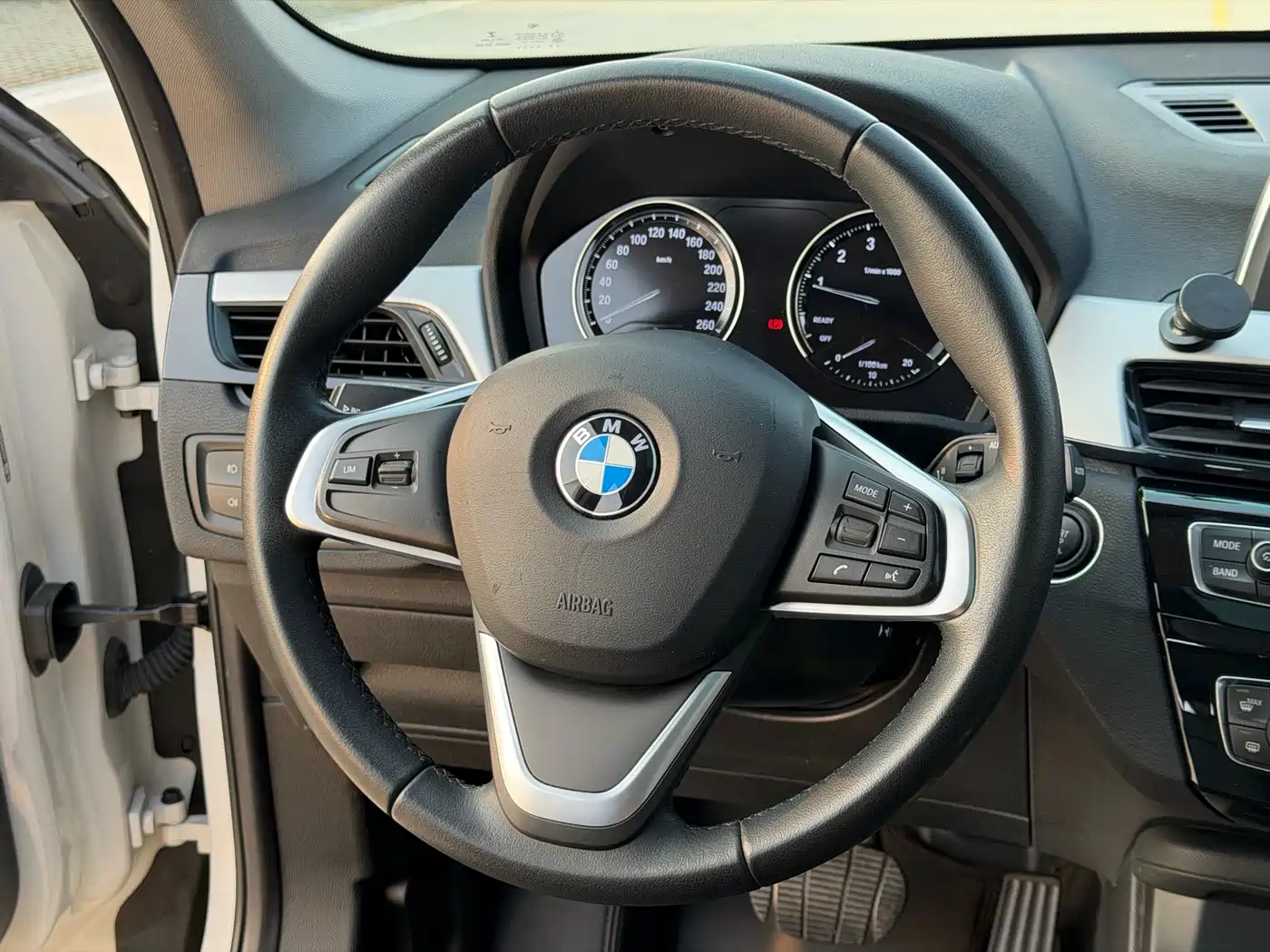 BMW X1 2019 sDrive18Li Fashion Model фото 12