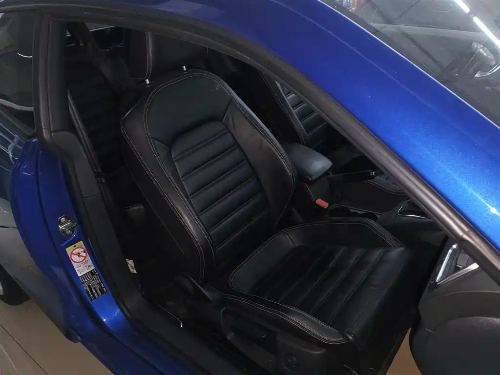 Volkswagen Scirocco 2011 2.0TSI Luxury фото 25