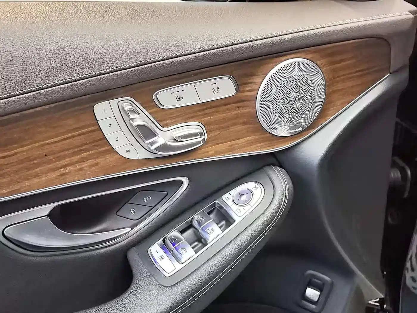 Mercedes-Benz GLC 2021 GLC 300 L 4MATIC Sporty фото 5