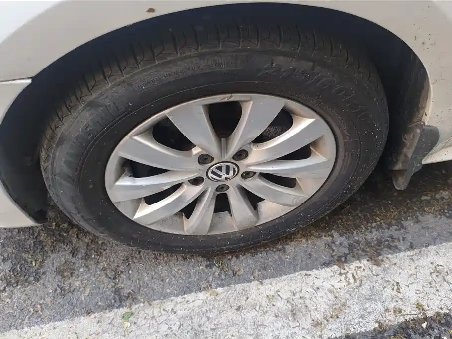 Volkswagen Passat 2014 1.8TSI DSG Luxury Navigation Edition фото 6