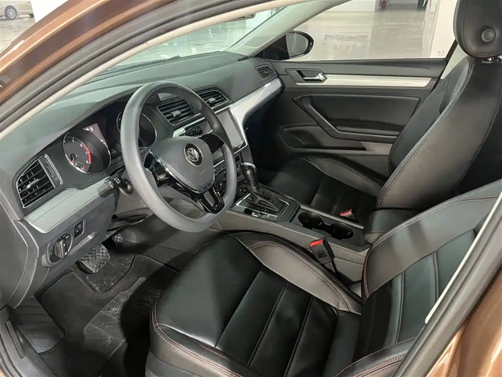 Volkswagen Lamando 2017 230TSI DSG Trend Edition фото 15