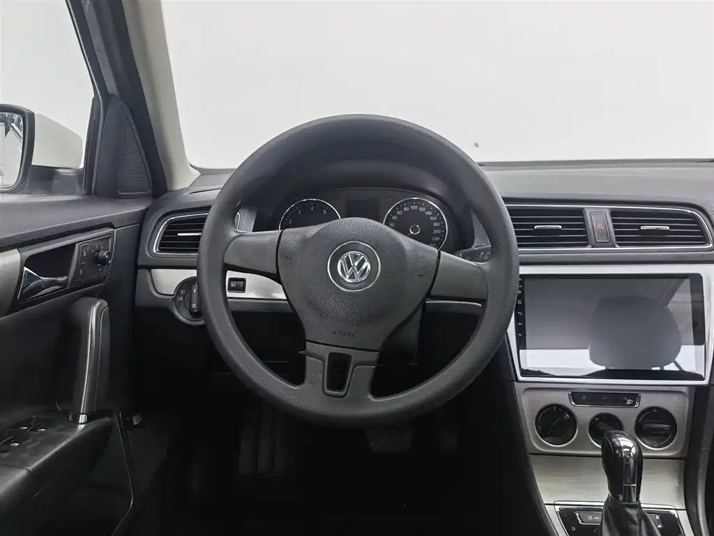 Volkswagen Lavida 2013 Facelift Classic 1.6L Automatic Comfort фото 11