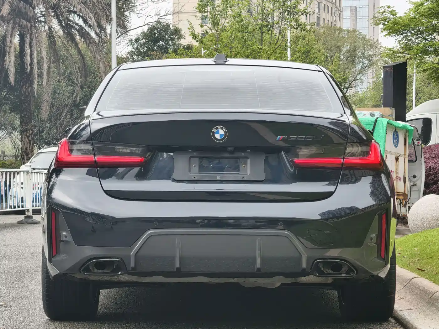 BMW 3 Series 2024 325Li M Sport Shadowline Package фото 6