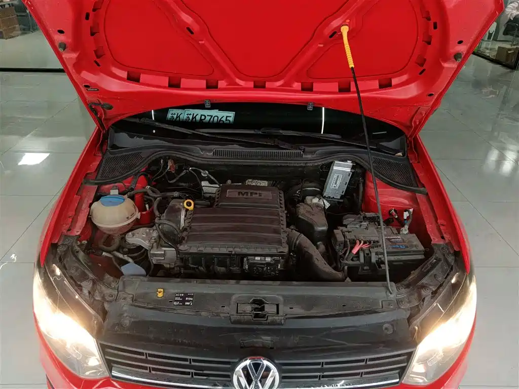 Volkswagen Polo 2016 1.4L Automatic Trend фото 16