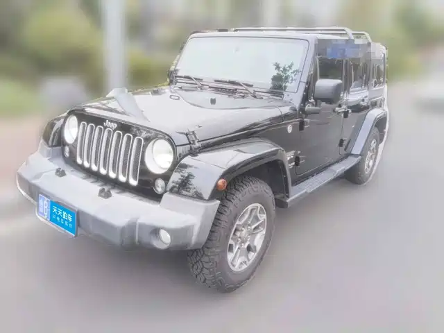 Jeep Wrangler 2015 3.0L Sahara 4-Door Comfort Edition — фото 1