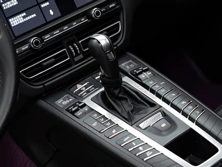 Porsche Macan 2018 Macan 2.0T фото 14