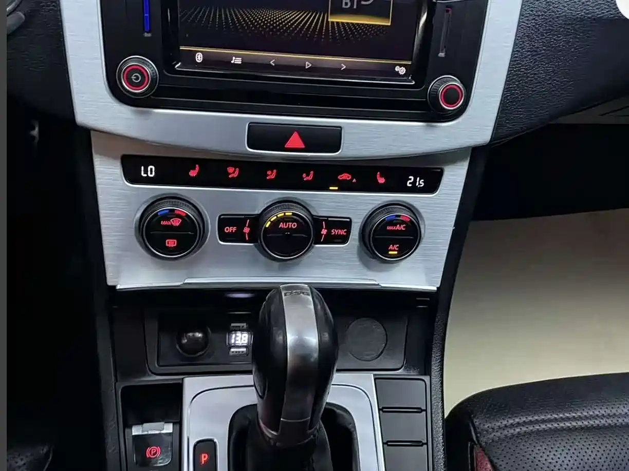 Volkswagen FAW-Volkswagen CC 2018 1.8TSI Luxury фото 12
