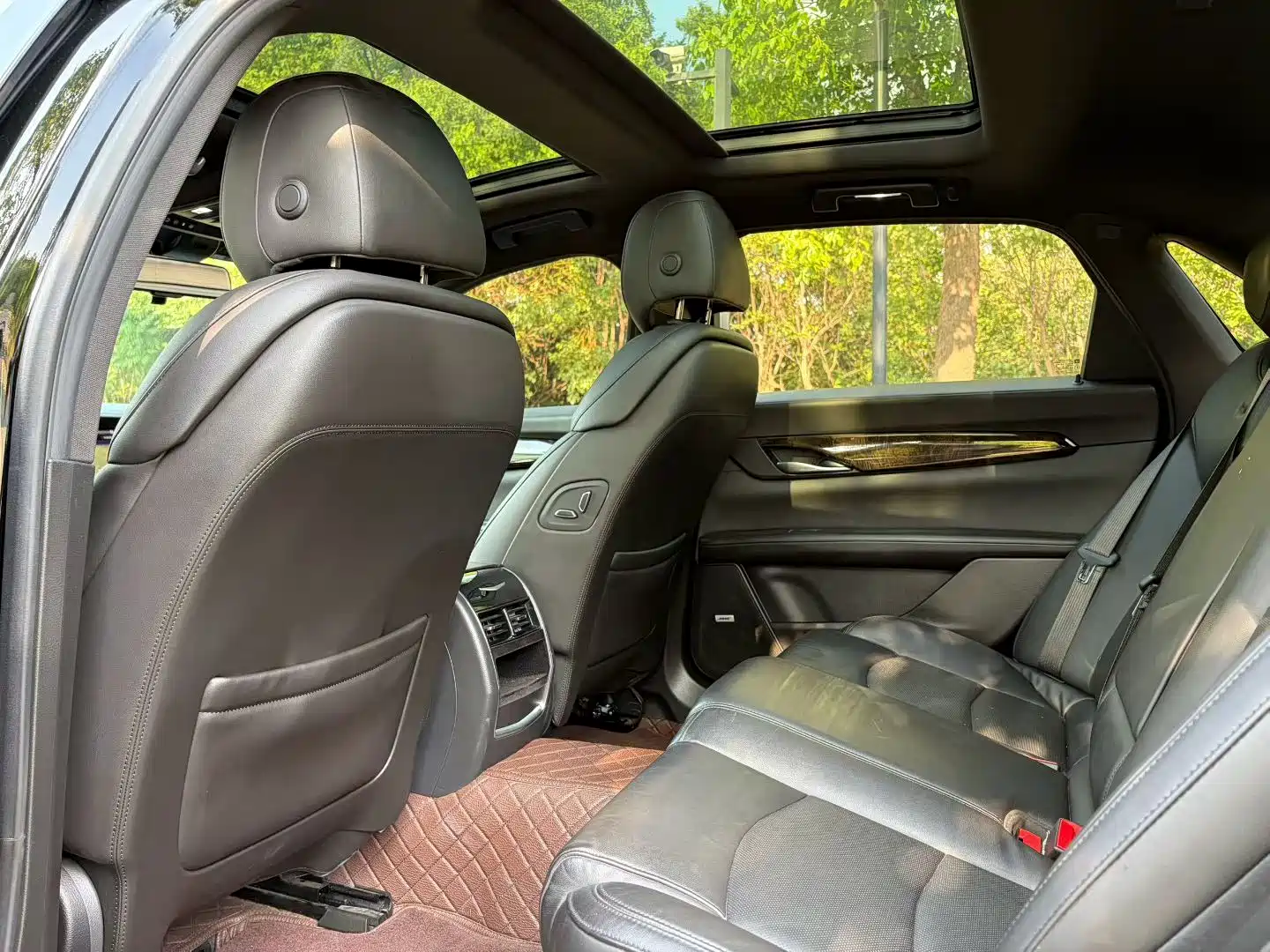 Фото 21 - Cadillac CT6