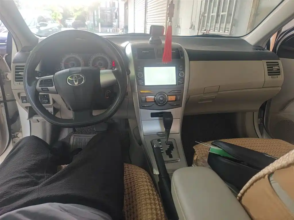 Toyota Corolla 2013 Special Edition 1.6L Auto Ultimate Cool GL фото 10