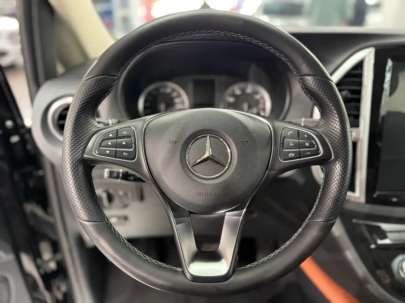 Mercedes-Benz Vito 2018 2.0T Business Edition China VI фото 9