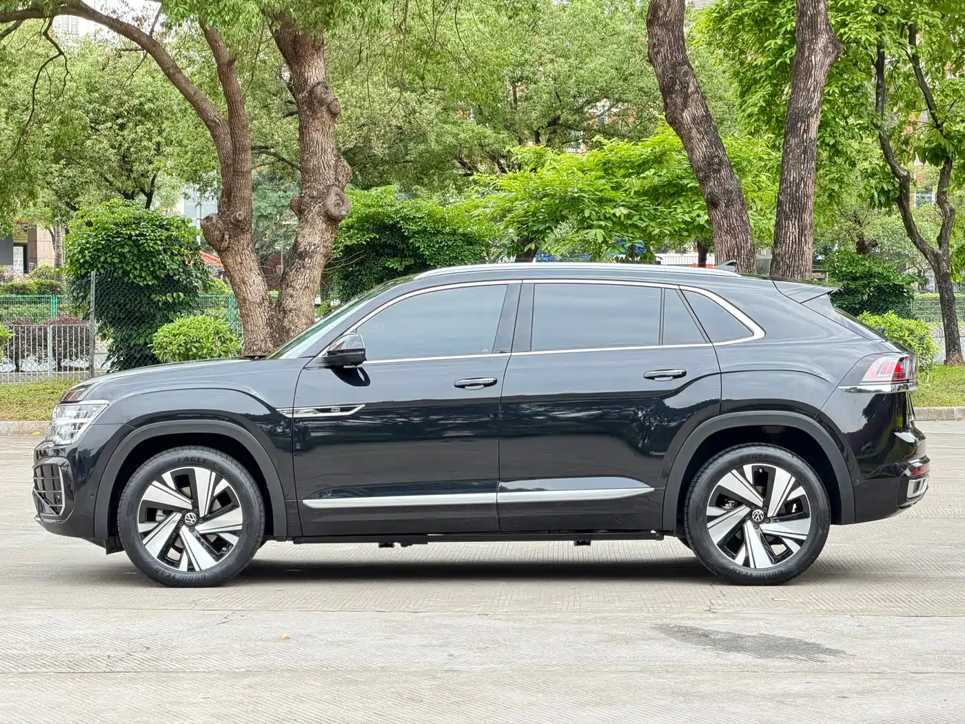 Volkswagen Teramont 2023 Teramont X Facelift 380TSI 4WD Premium Luxury Edition фото 4