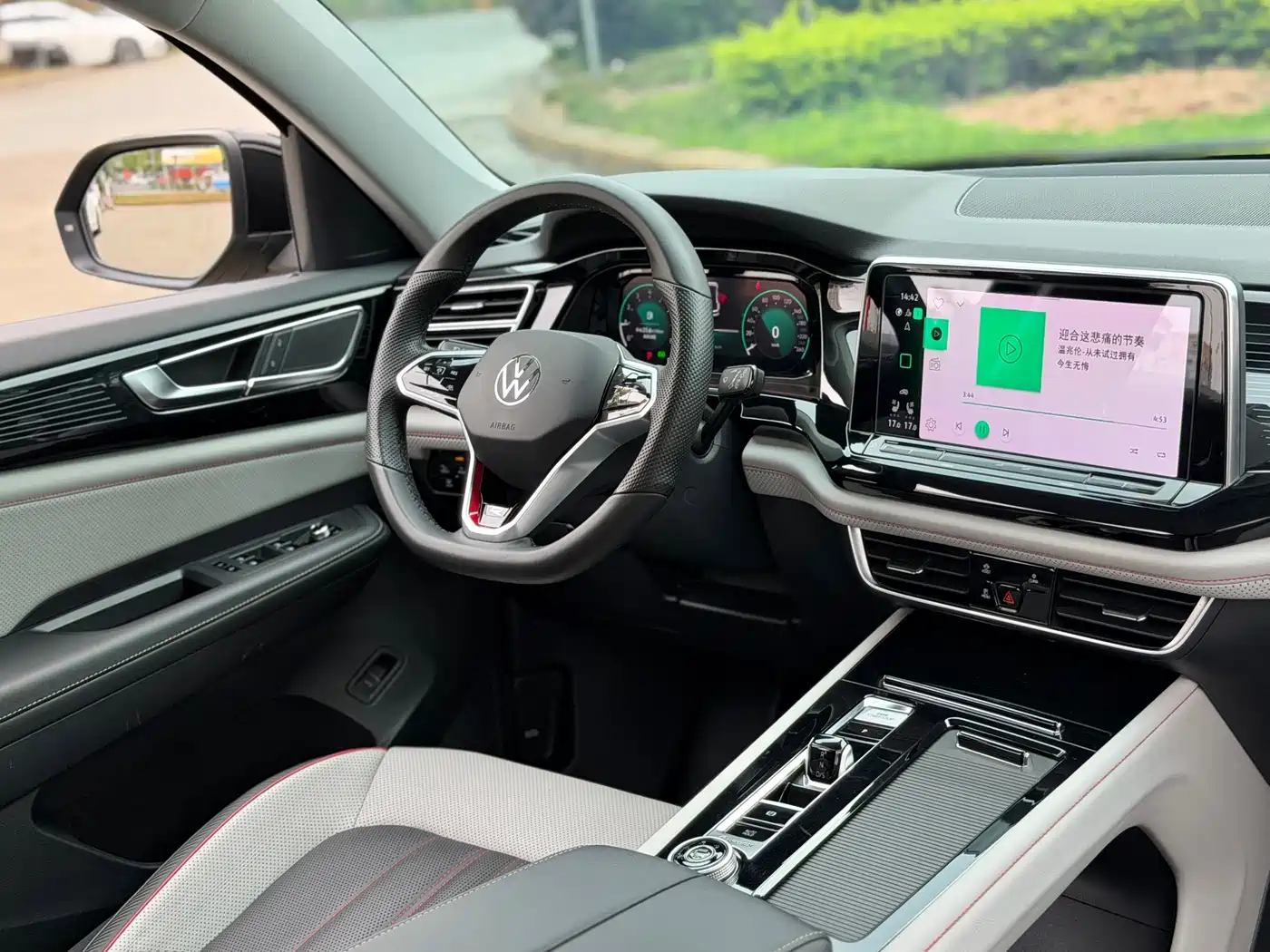 Volkswagen Teramont 2023 Teramont X Facelift 380TSI 4WD Premium Luxury Edition фото 9