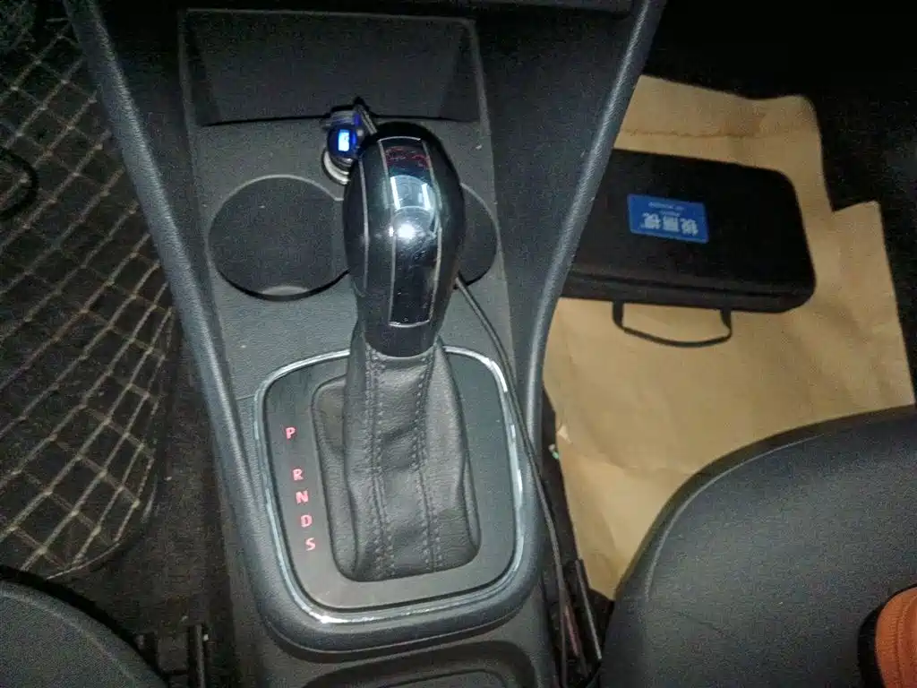 Volkswagen Polo 2016 1.4L Automatic Trend фото 10
