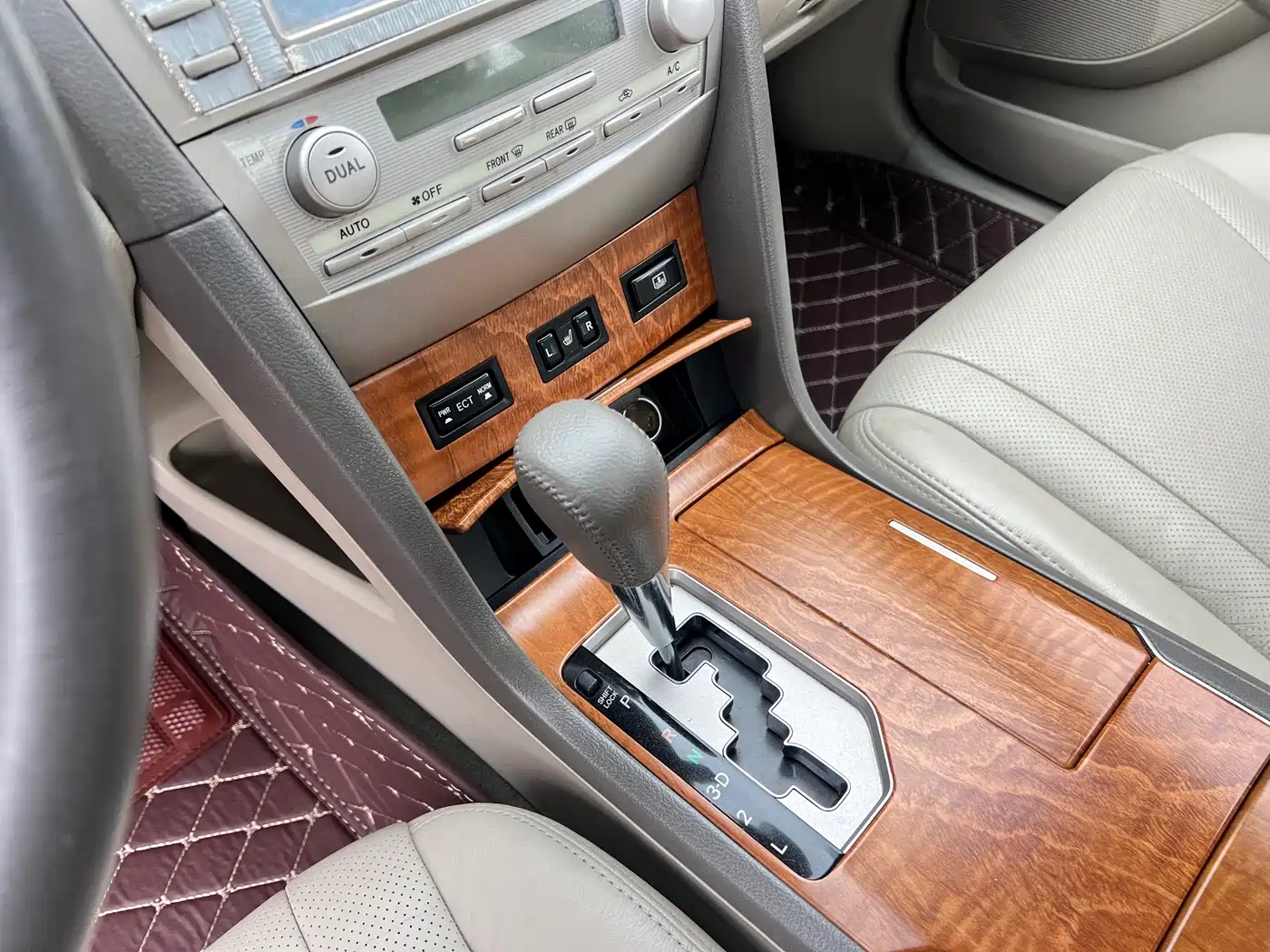 Toyota Camry 2009 Model 200G NAVI Luxury Navigation Edition фото 8