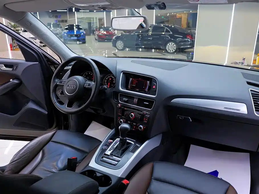 AUDI Q5