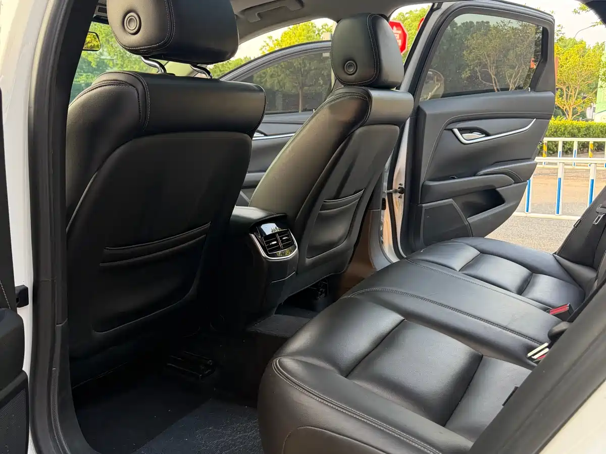 Cadillac XTS 2018 28T Technology фото 10