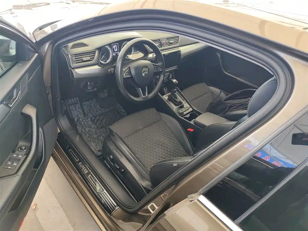 Škoda Superb 2018 TSI330 DSG Comfort Version China VI фото 16