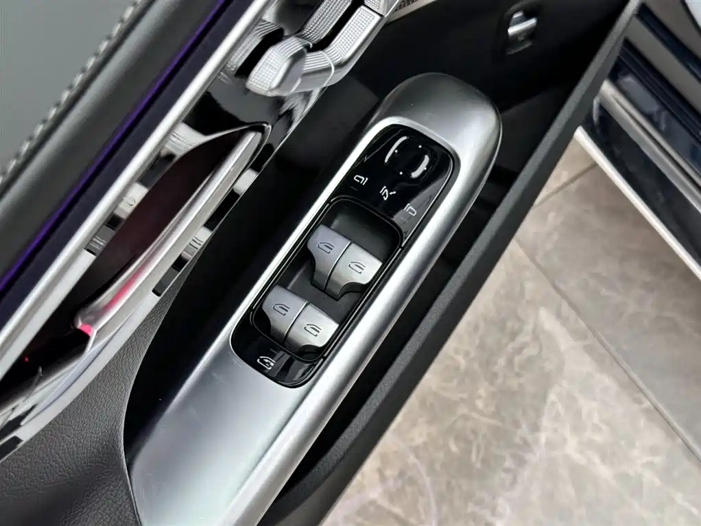 Mercedes-Benz C-Class 2024 Second Facelift C 260 L Sport фото 16