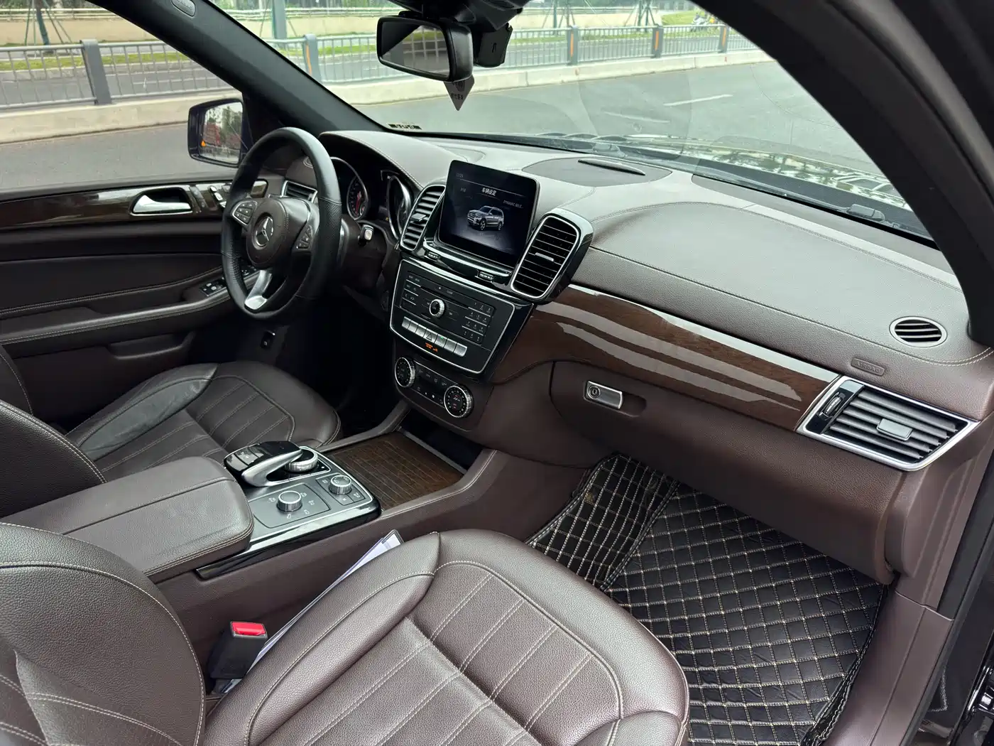Mercedes-Benz GLS 2018 Facelift GLS 400 4MATIC Sport фото 9