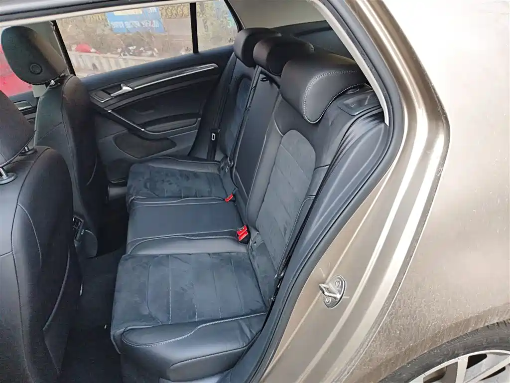 Volkswagen Golf 2018 230TSI Automatic Luxury фото 13